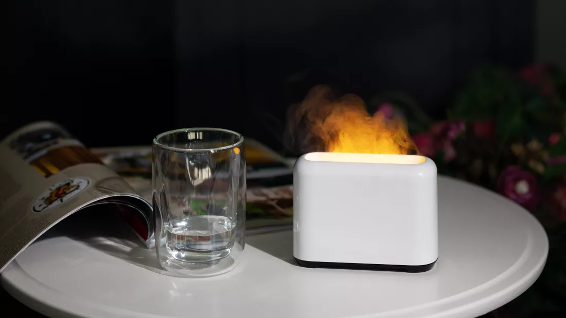 Увлажнитель "Flame" с эффектом пламени, белый