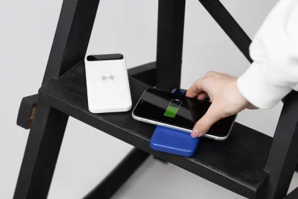 Беспроводное зарядное устройство "Quantum", 10000 mAh с цифровым индикатором заряда, белый, фото 7