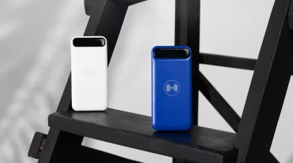Беспроводное зарядное устройство "Quantum", 10000 mAh с цифровым индикатором заряда, белый, фото 4