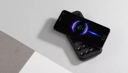 Беспроводное зарядное устройство "Sticky SOFTTOUCH", 10000 mAh с подсветкой логотипа и присосками, черный, фото 8