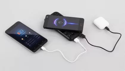 Беспроводное зарядное устройство "Sticky SOFTTOUCH", 10000 mAh с подсветкой логотипа и присосками, черный, фото 2