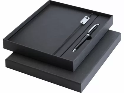 Набор Legato Elegance из блокнота формата А5 в твердой обложке и ручки-роллера, черный/черный