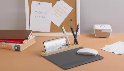 Настольная подставка с беспроводным зарядным устройством, переработанная кожа/бамбук, серый с бежевым, фото 2