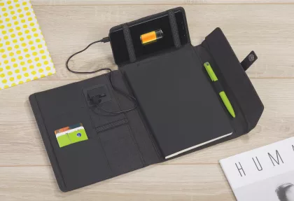 Папка А5 с беспроводным зарядным устройством 4000 mAh и блокнотом softtouch, черный, фото 5