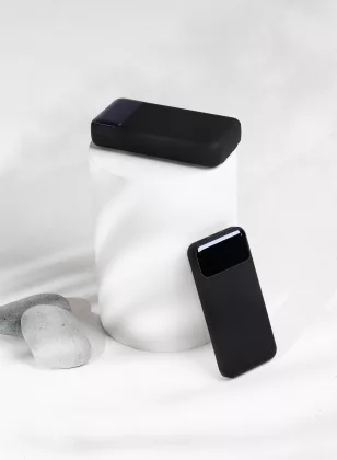 Зарядное (22.5W) устройство "Grade SOFTTOUCH" 10000 mAh с подсветкой логотипа, встроенными кабелями и цифровым индикатором заряда, черный, фото 5