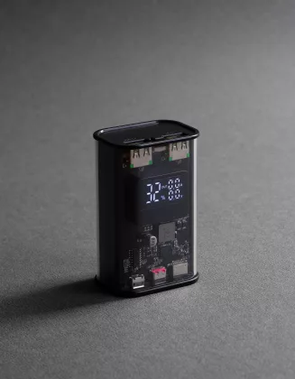 Зарядное (22.5W) устройство "Inside" 9000 mAh с прозрачным корпусом и цифровым индикатором заряда/напряжения/силы тока, черный, фото 2