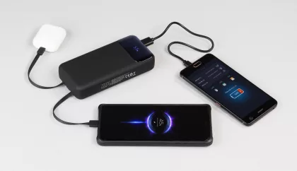 Зарядное (22.5W) устройство "Top Grade SOFTTOUCH" 20000 mAh с подсветкой логотипа, встроенными кабелями и цифровым индикатором заряда, черный, фото 4